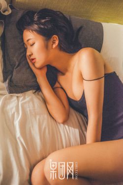 夏季短袖看见女生身体